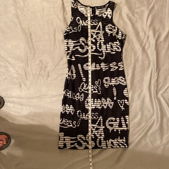 Guess Los Angeles fully lined with built in padded shelf bra dress. Size 10 - Picture 5 of 8